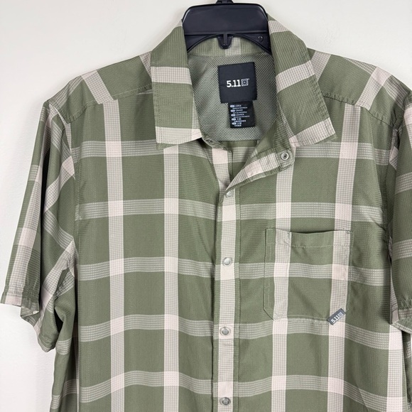 5.11 Tactical Button Up Mens Large Short Sleeve Green Plaid Top Collared Shirt - Picture 3 of 8